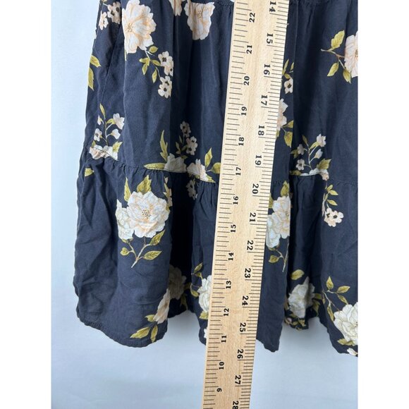 Torrid Black Floral Sleeveless Tiered Tank Top With Back Lace-Up Detail Size 1 - Picture 4 of 8